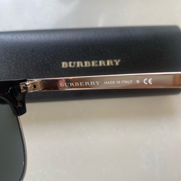 Burberry Sunglasses - Picture 4 of 6